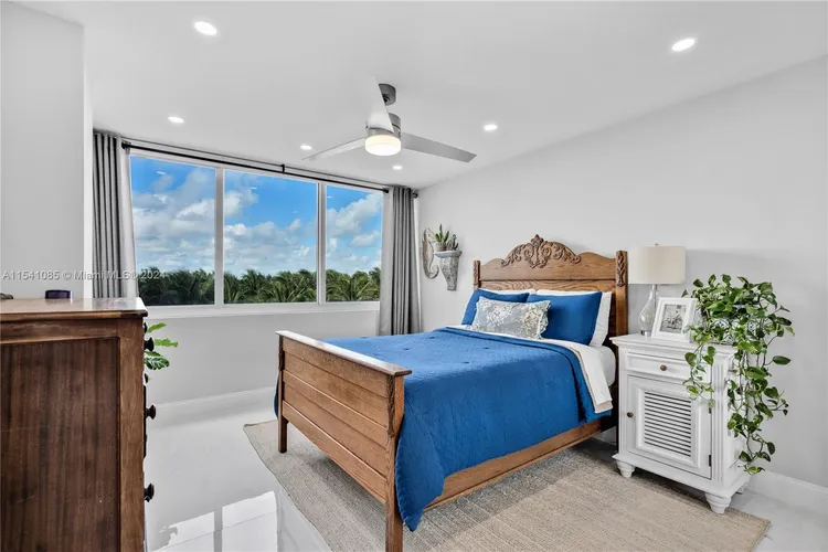 Burleigh House #505 image #25