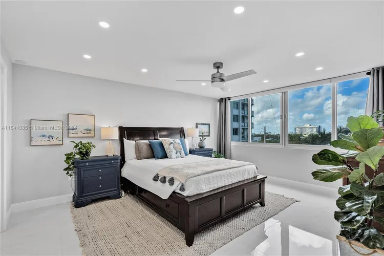 Burleigh House #505 image #28