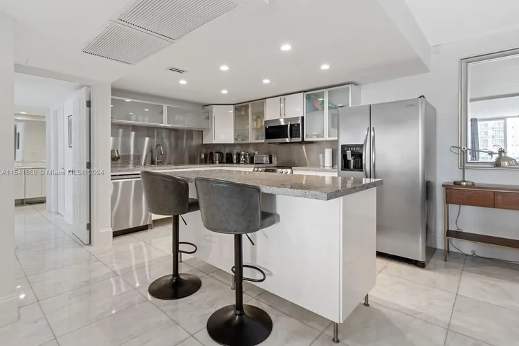 Roney Palace #1108 image #6