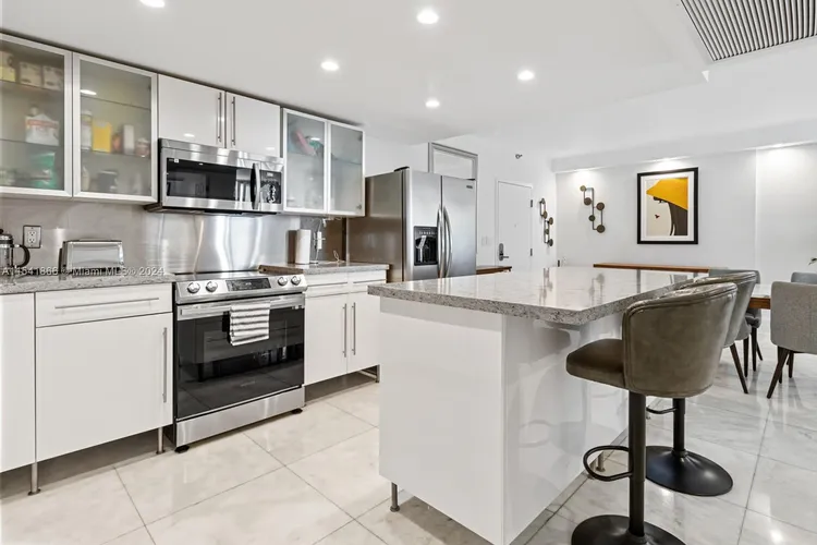 Roney Palace #1108 image #7