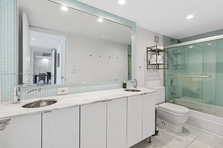 Roney Palace #1108 image #9