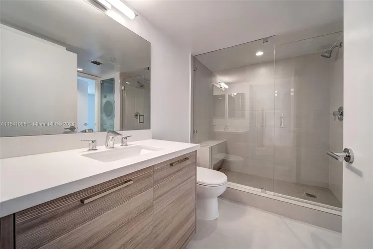 Bay Parc #24D image #17