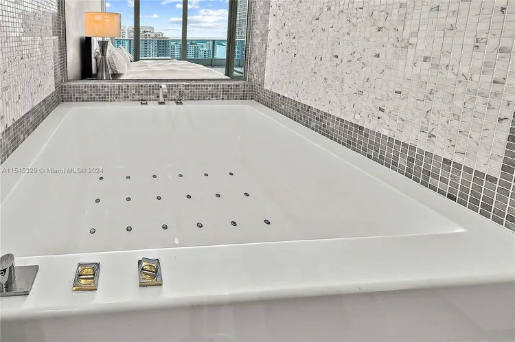 Epic #3805 image #17