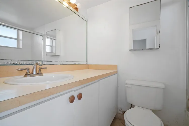 Bayshore Yacht Tennis Club #405 image #10