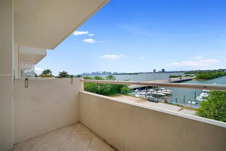 Bayshore Yacht Tennis Club #405 image #18