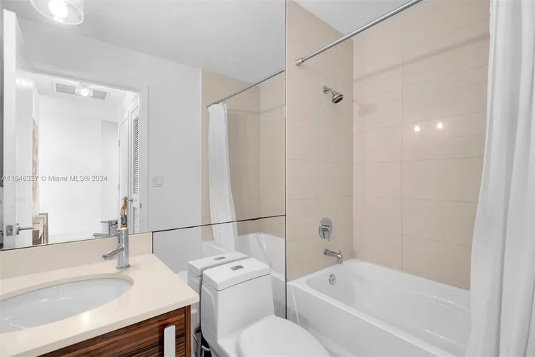 Paramount Bay #3308 image #16