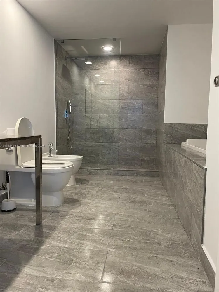 Icon Brickell II #2310 image #12