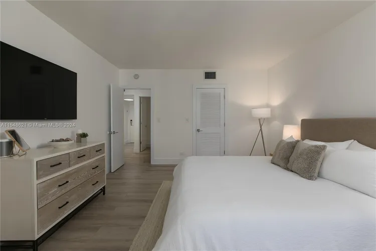 Roney Palace #1519 image #11