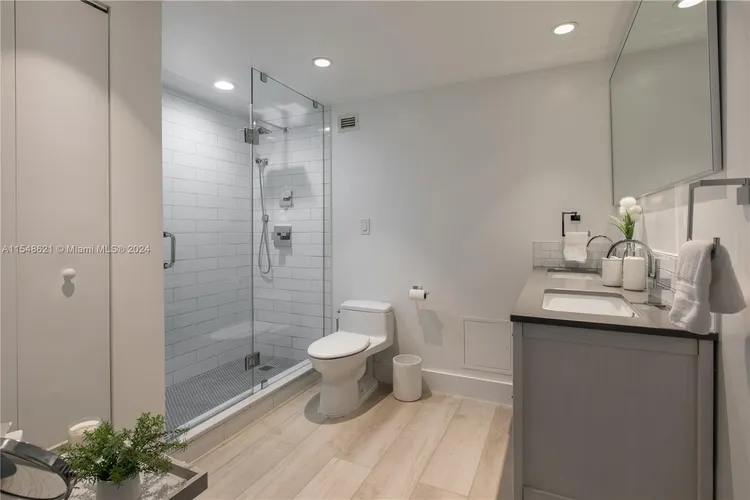 Roney Palace #1519 image #12