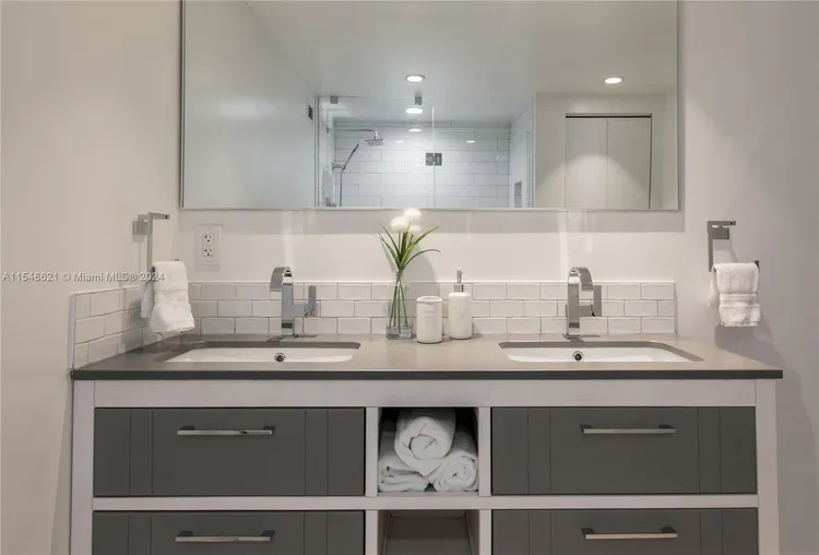 Roney Palace #1519 image #14