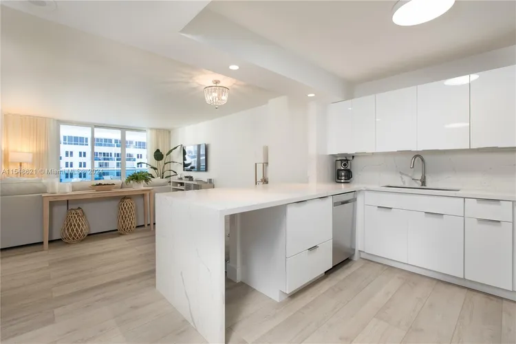 Roney Palace #1519 image #7