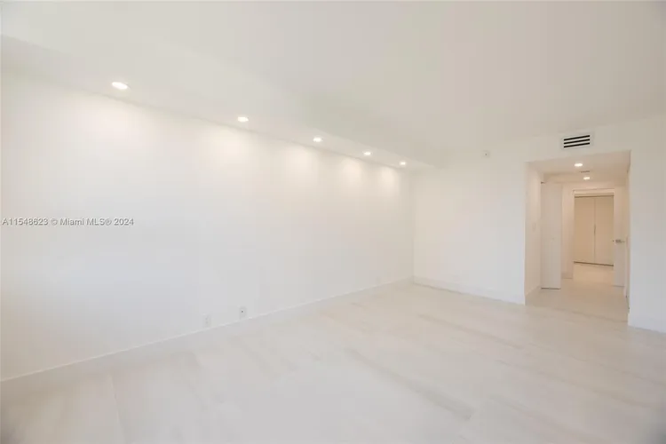 Key Colony IV Botanica #311 image #11