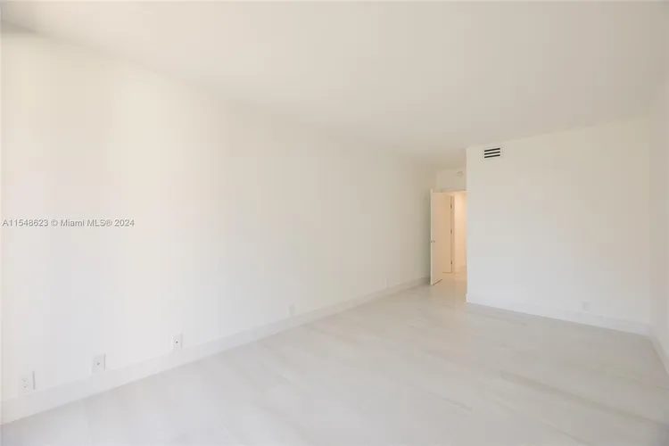 Key Colony IV Botanica #311 image #17