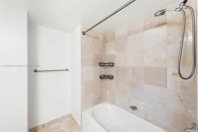 Skyline On Brickell #906 image #14