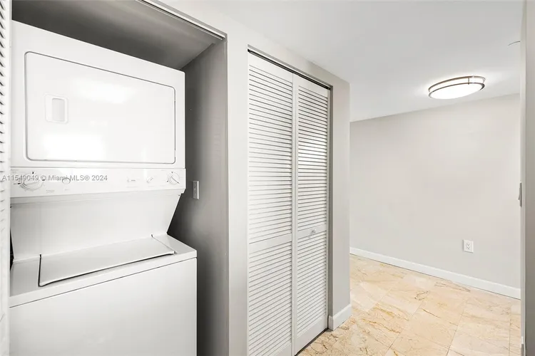 Skyline On Brickell #906 image #22