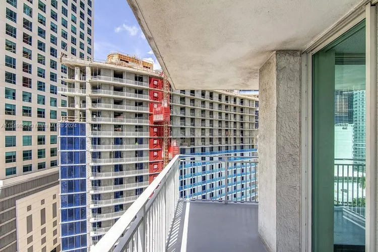 Yacht Club at Brickell #1401 image #10