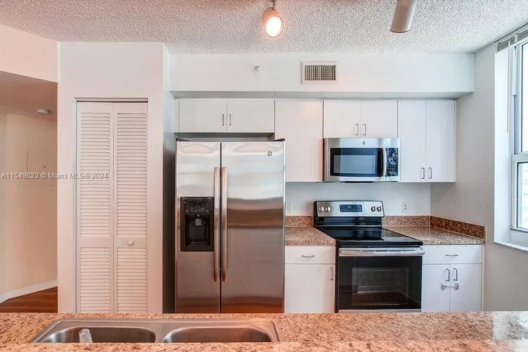 Yacht Club at Brickell #1401 image #11