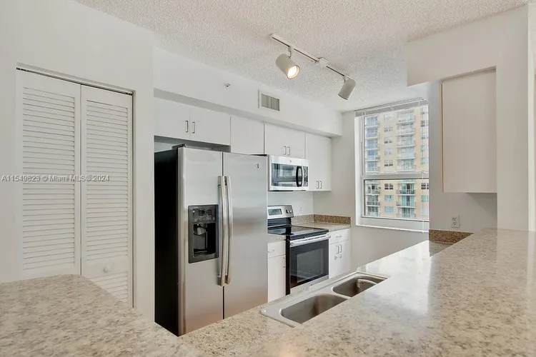 Yacht Club at Brickell #1401 image #12