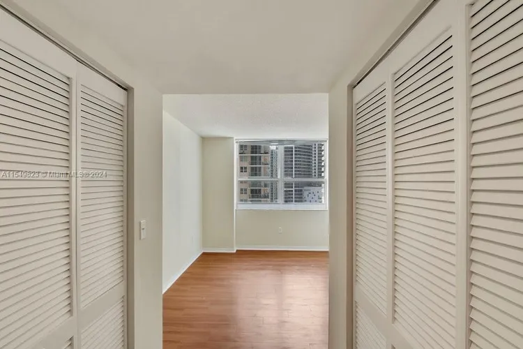 Yacht Club at Brickell #1401 image #17