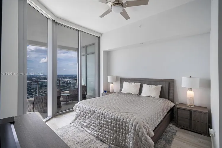 Paramount Miami Worldcenter #5106 image #12