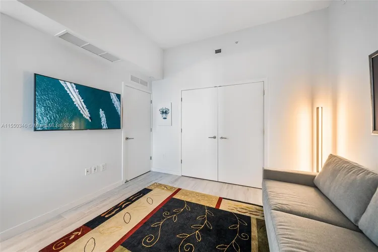 Paramount Miami Worldcenter #5106 image #19