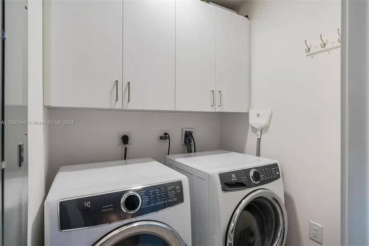 Paramount Miami Worldcenter #5106 image #21