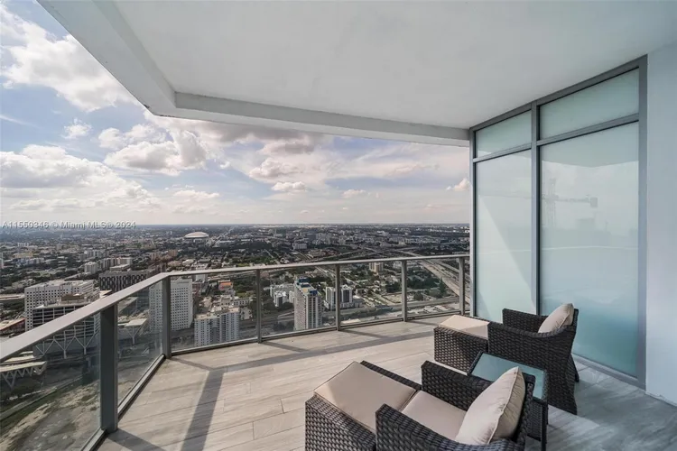 Paramount Miami Worldcenter #5106 image #23