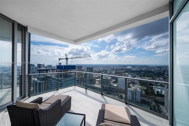 Paramount Miami Worldcenter #5106 image #24