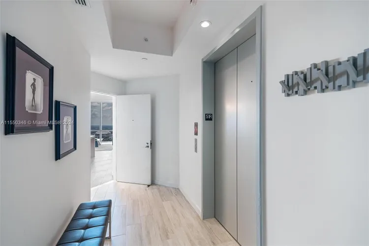 Paramount Miami Worldcenter #5106 image #27