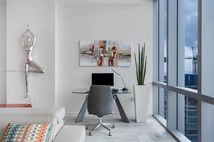 Paramount Miami Worldcenter #5106 image #7