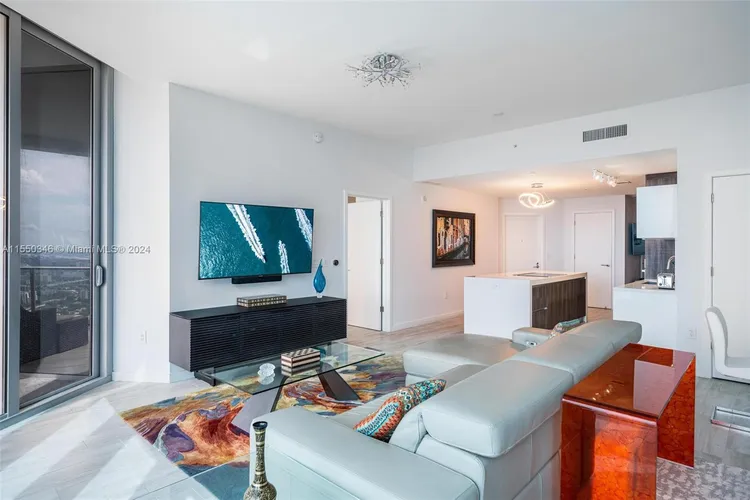 Paramount Miami Worldcenter #5106 image #8