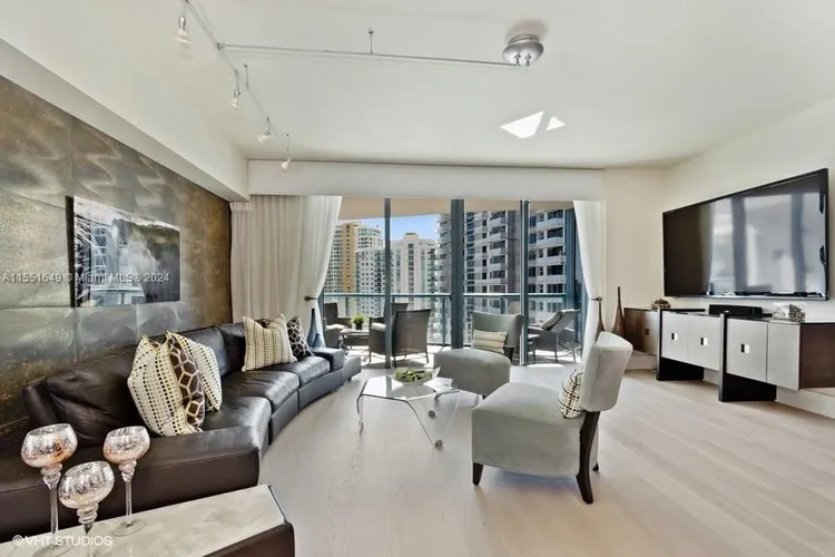 Las Olas River House #2406 image #14