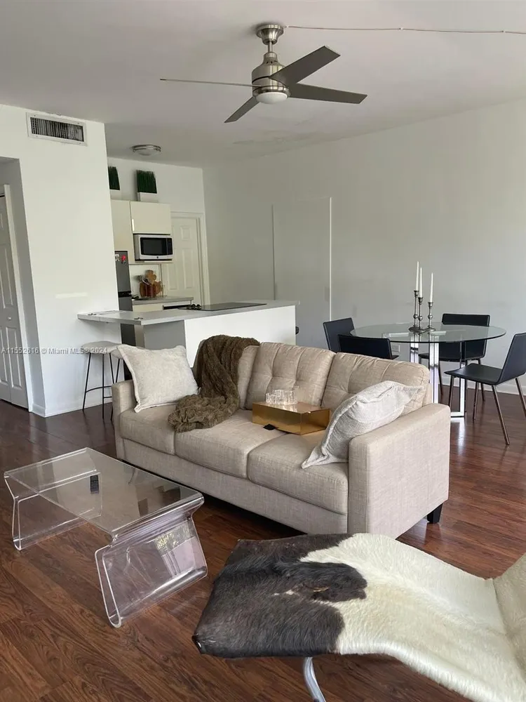 David William #209 image #7