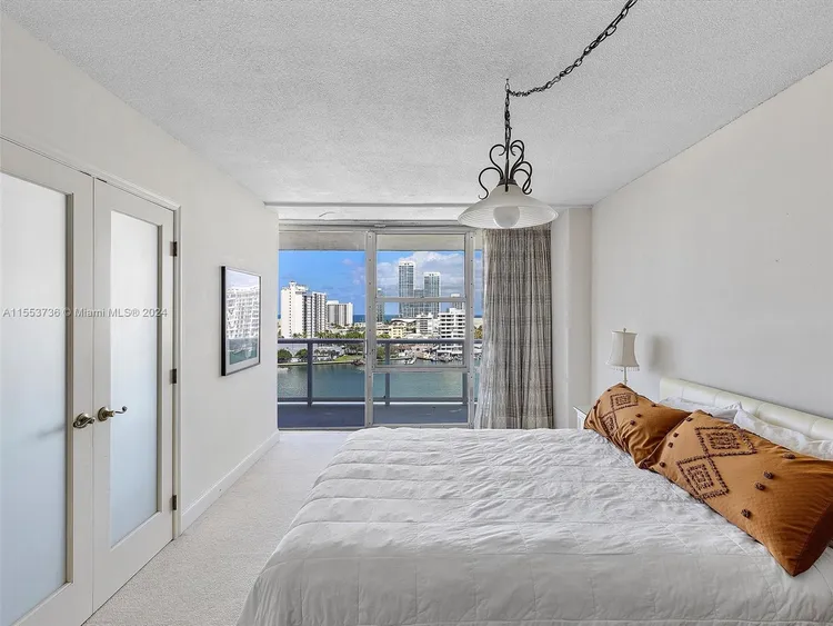 King Cole #922 image #19