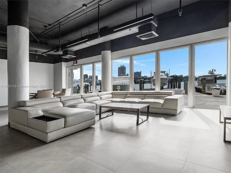 King Cole #922 image #43