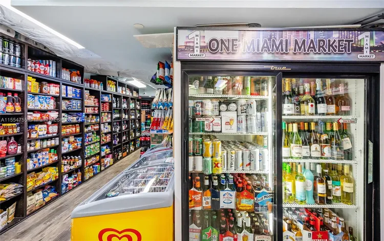 One Miami #1204 image #16