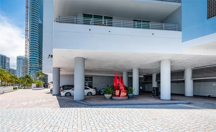 One Miami #1204 image #32