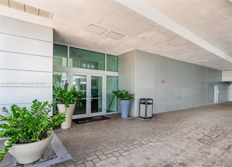 One Miami #1204 image #37