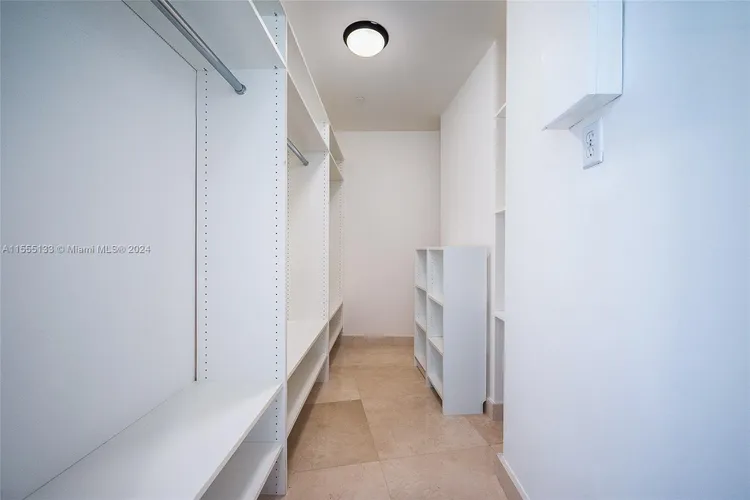 Carbonell #901 image #12