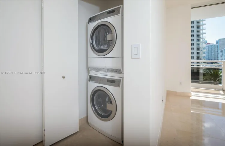 Carbonell #901 image #17