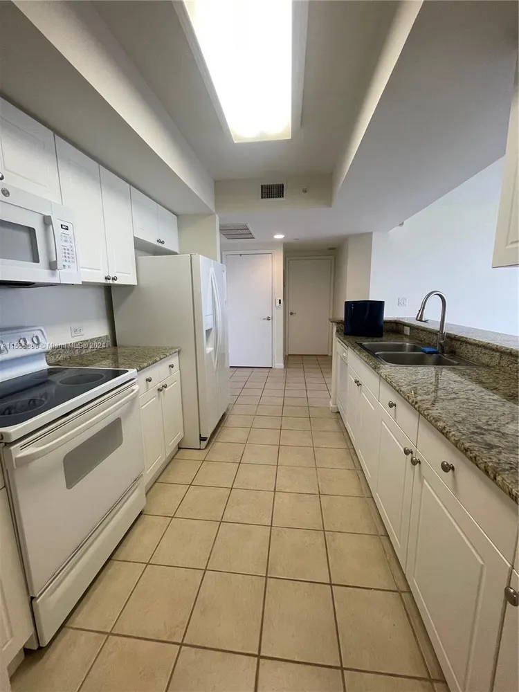 Turnberry on the Green #702 image #10