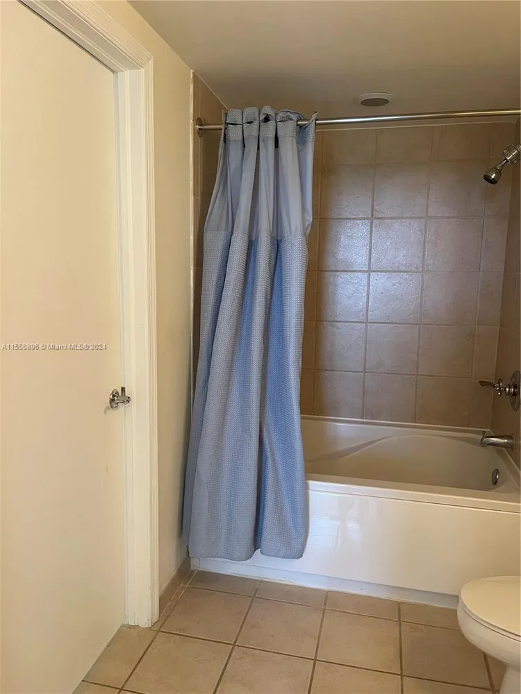 Turnberry on the Green #702 image #16