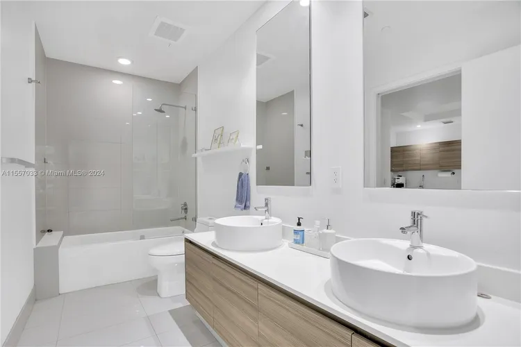 Hyde Midtown #L202 image #22