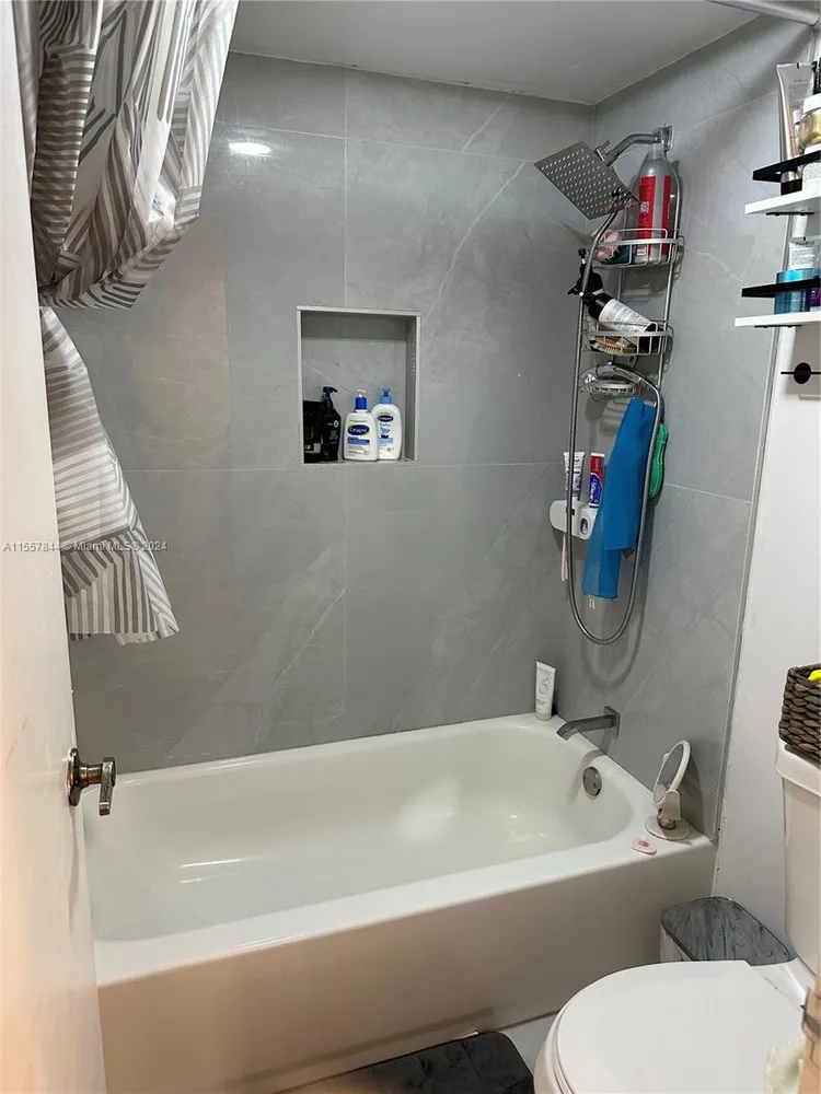 Bonavida #1503 image #8