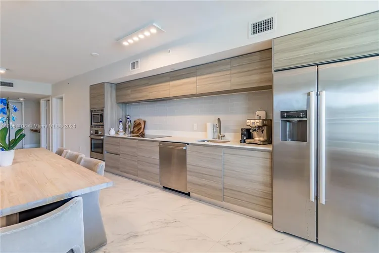 Peloro Miami Beach #109 image #10