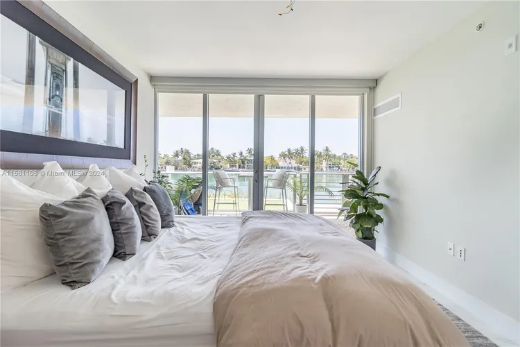 Peloro Miami Beach #109 image #11