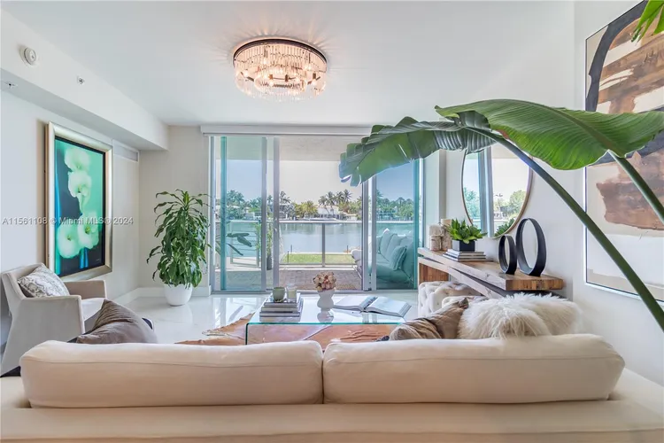 Peloro Miami Beach #109 image #12