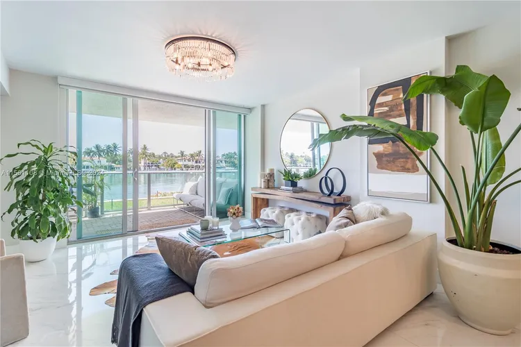 Peloro Miami Beach #109 image #6