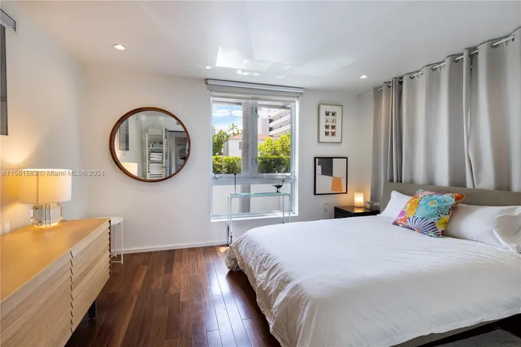 The Fontana #106 image #16