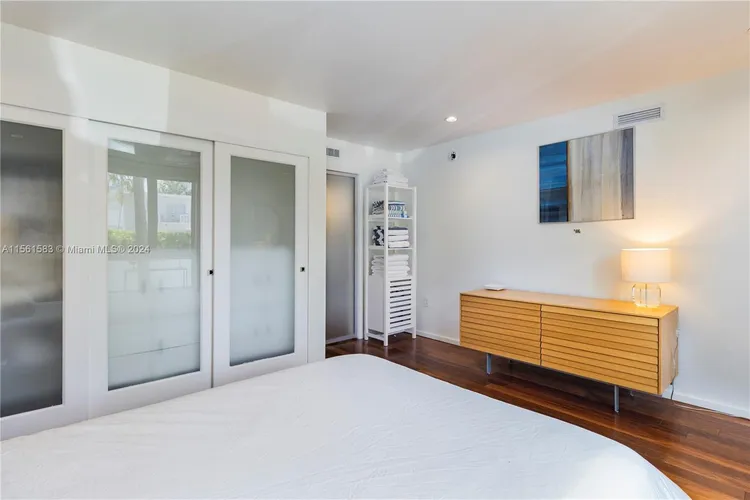 The Fontana #106 image #17